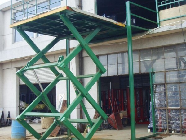 導軌式佛山升降平臺在現代工業生產中的應用